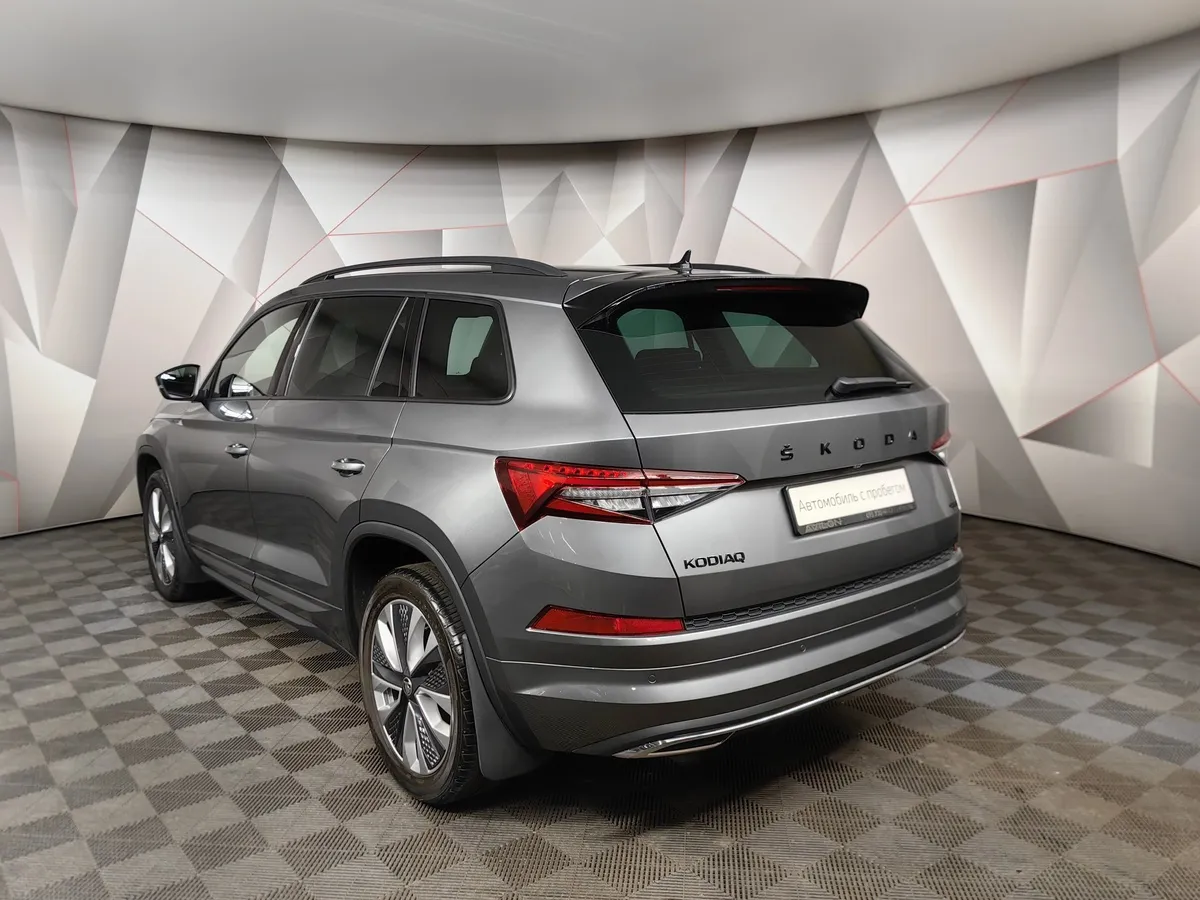 Skoda Kodiaq 2.0 TSI DSG 4X4 (180 л.с.) Серый в АВИЛОН. Слайд №4