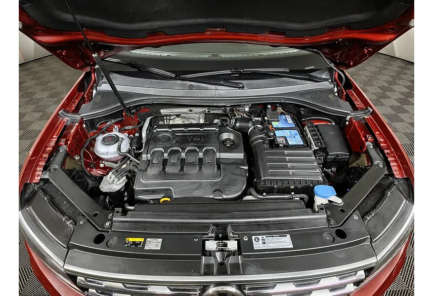 Volkswagen Tiguan 2.0 TDI 4Motion DSG (150 л.с.) Highline Красный в АВИЛОН. Слайд №11