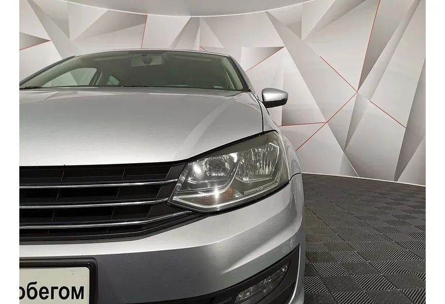 Volkswagen Polo 1.6 MPI MT (110 л.с.) Connect Серебристый в АВИЛОН. Слайд №10