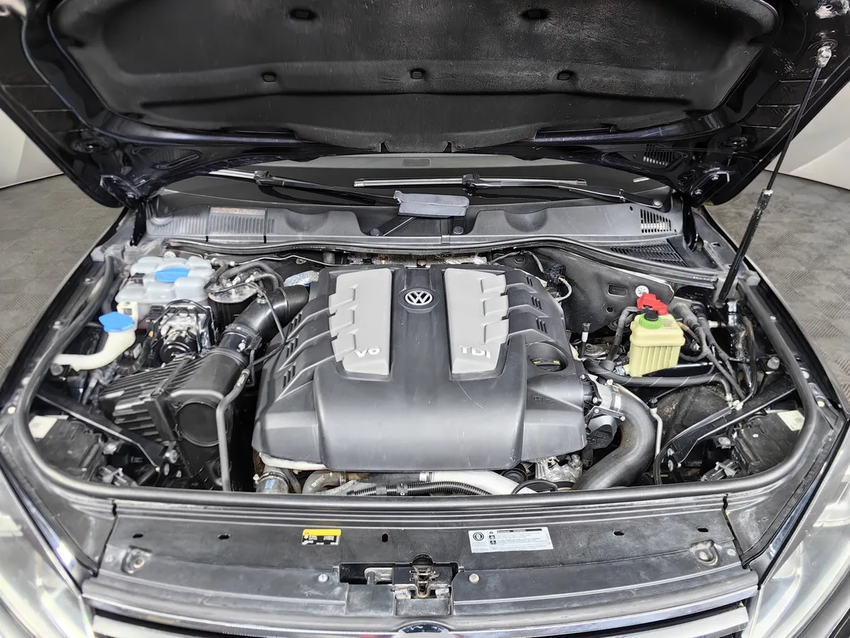 Volkswagen Touareg 3.0 TDI Tiptronic 4Motion (245 л.с.) Черный в АВИЛОН. Слайд №11