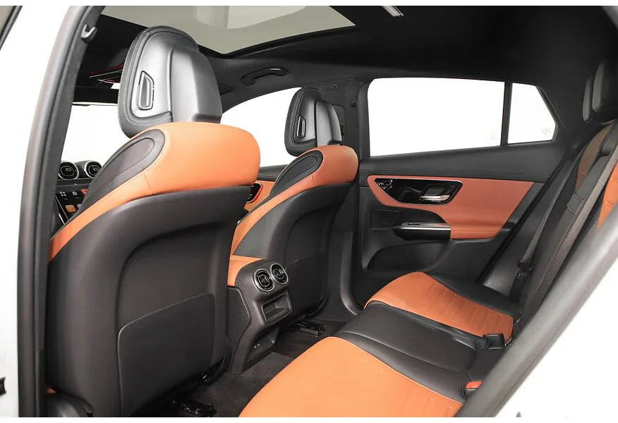 Mercedes-Benz GLC Купе 260 9G-TRONIC 4MATIC (204 л.с.) Белый в АВИЛОН. Слайд №11