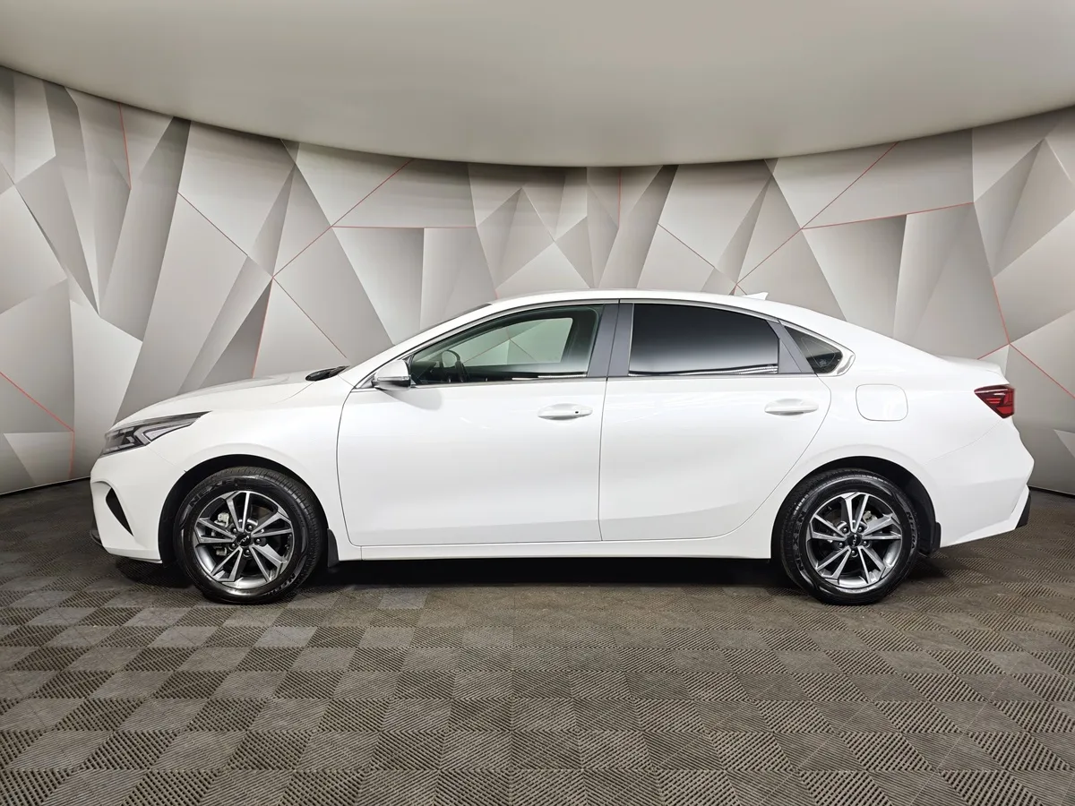 Kia Cerato 2.0 MPI AT (150 л.с.) Luxe Белый в АВИЛОН. Слайд №5