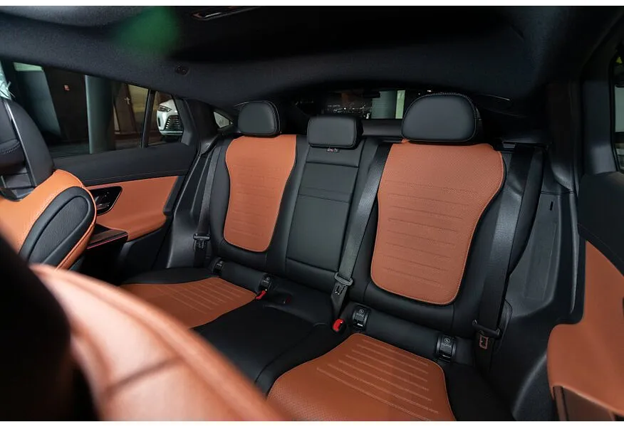 Mercedes-Benz GLC Купе 300 9G-TRONIC 4MATIC (272 л.с.) Белый в АВИЛОН. Слайд №12