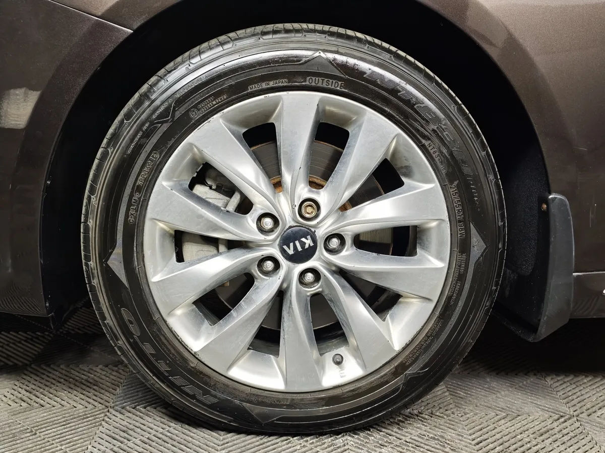 Kia Optima 2.0 AT (150 л.с.) Коричневый в АВИЛОН. Слайд №9