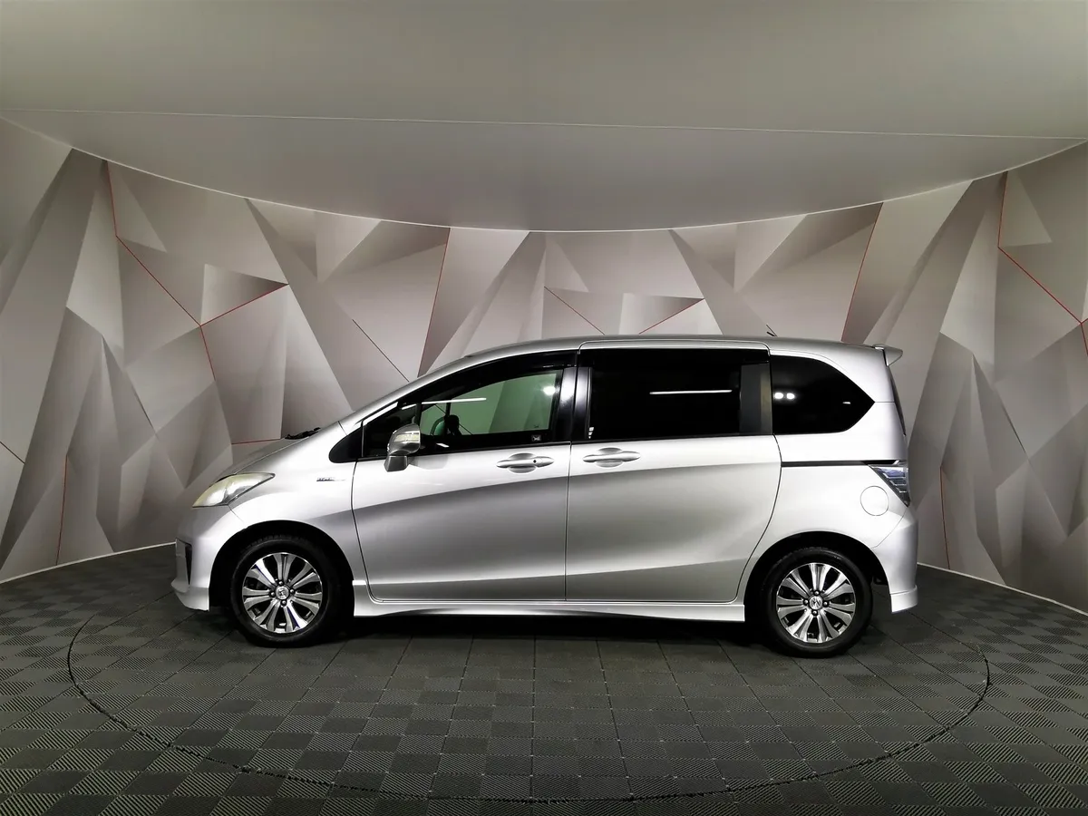 Honda Freed 1.5 CVT (88 л.с.) Серый в АВИЛОН. Слайд №5