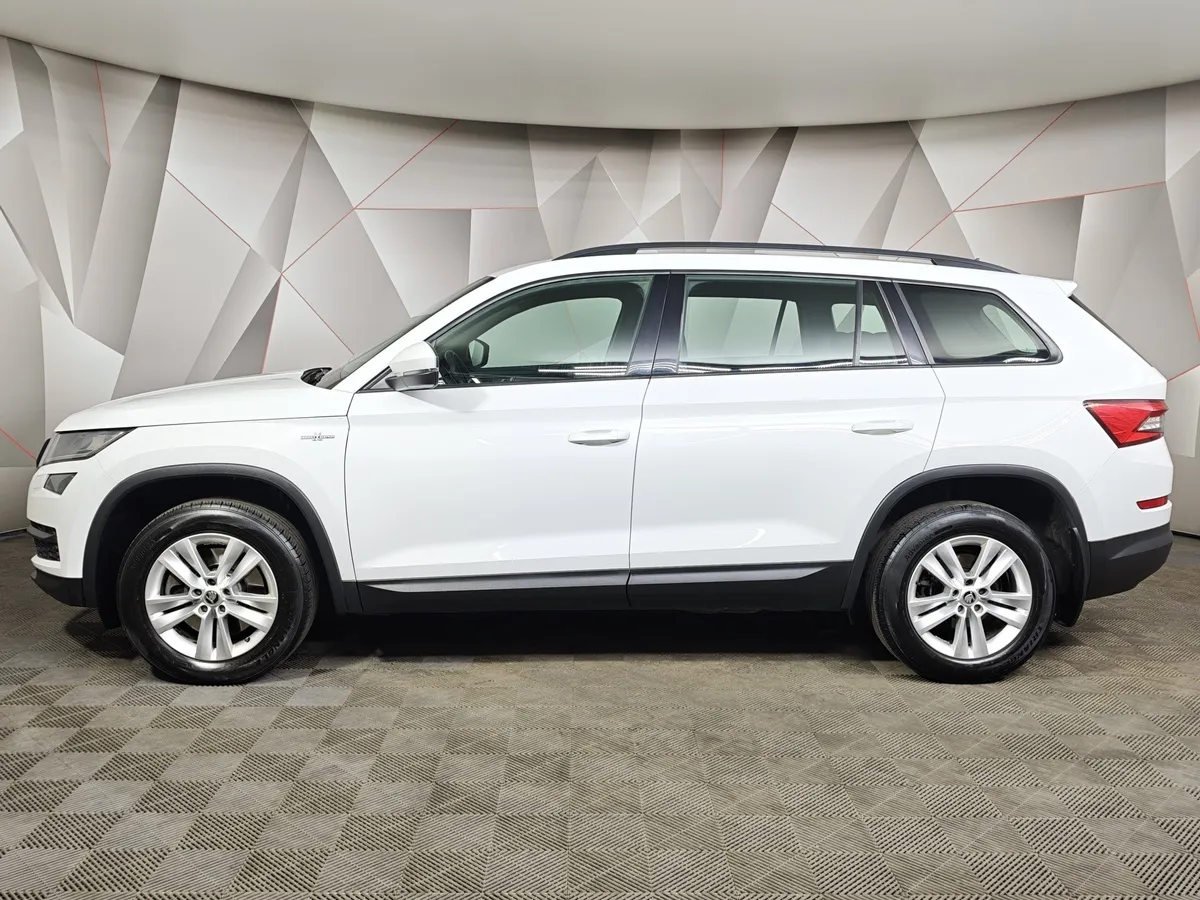 Skoda Kodiaq 2.0 TSI DSG 4X4 (180 л.с.) Белый в АВИЛОН. Слайд №5