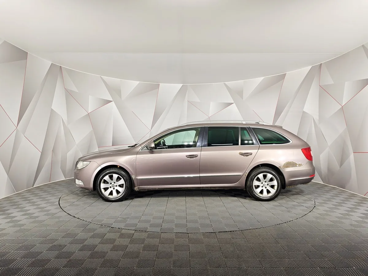 Skoda Superb 2.0 TDI DSG (140 л.с.) Серый в АВИЛОН. Слайд №5