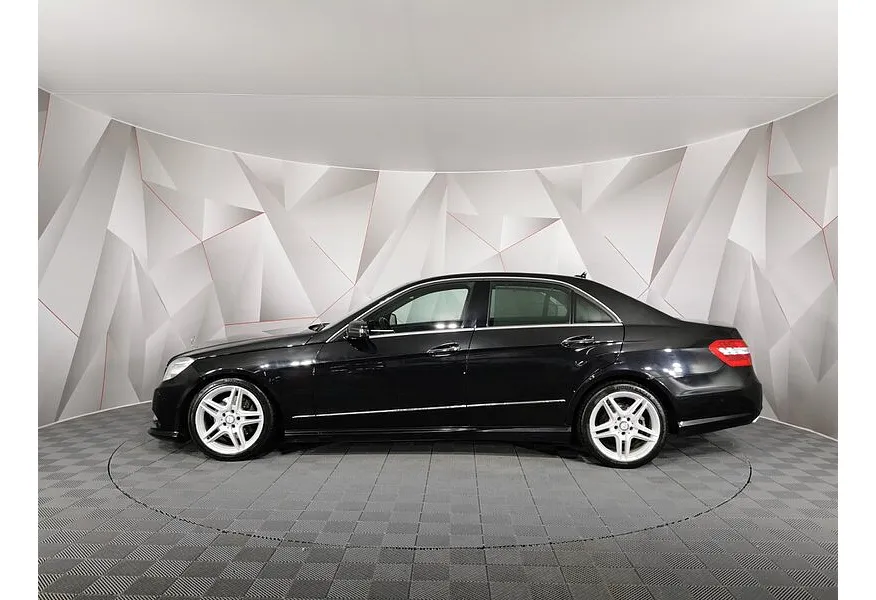 Mercedes-Benz E-Класс E 300 BlueEfficiency 7G-Tronic Plus (249 л.с.) Черный в АВИЛОН. Слайд №5