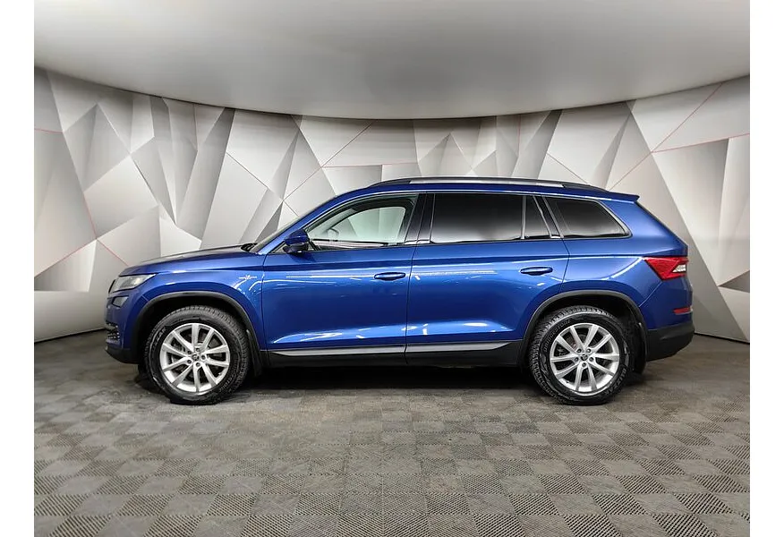 Skoda Kodiaq 2.0 TSI DSG 4X4 (180 л.с.) Синий в АВИЛОН. Слайд №5