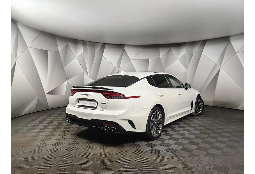 Kia Stinger 2.0 AT AWD (247 л.с.) GT Line Белый в АВИЛОН. Слайд №8
