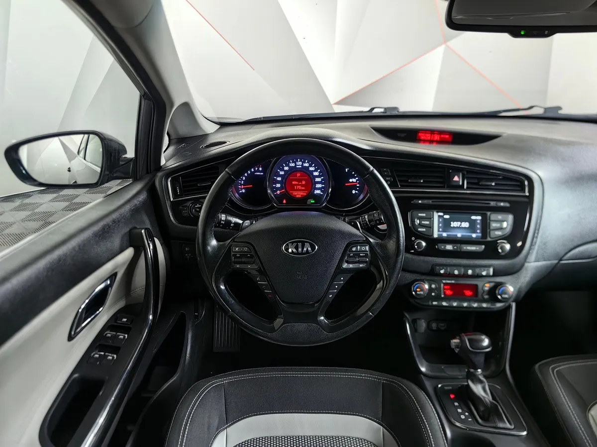 Kia Ceed 1.6 DCT (135 л.с.) Prestige Серый в АВИЛОН. Слайд №20