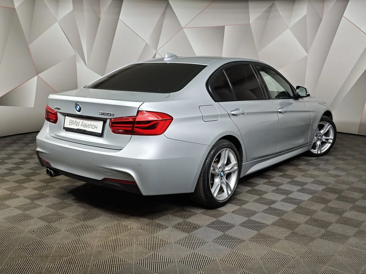 BMW 3 серия 320i xDrive AT (184 л.с.)  M Sports Edition Серебристый в АВИЛОН. Слайд №2