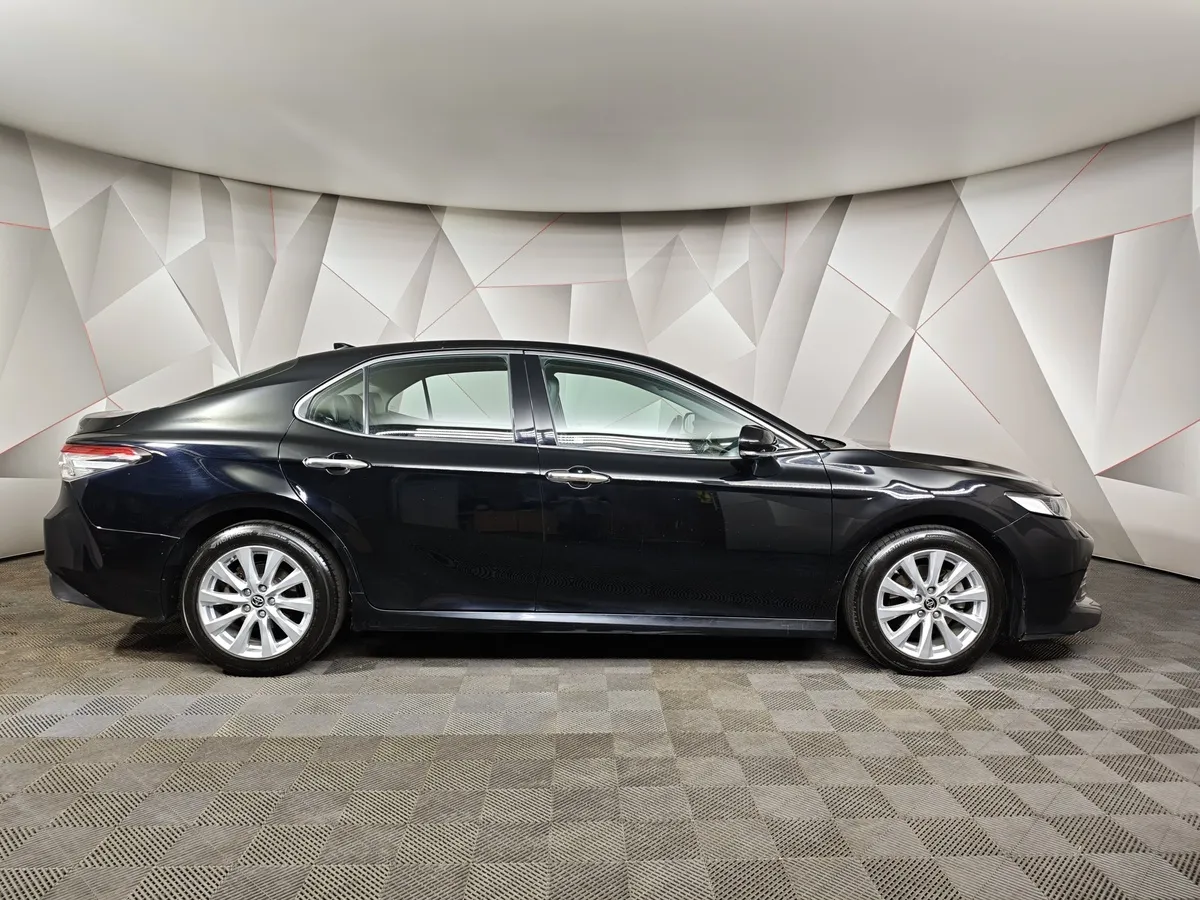 Toyota Camry 2.5 AT (181 л.с.) Черный в АВИЛОН. Слайд №6