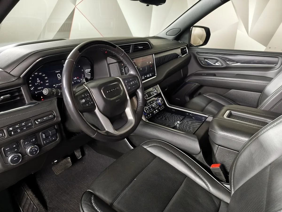 GMC Yukon 6.2 AT 4WD (426 л.с.) 7 мест Denali Ultimate Черный в АВИЛОН. Слайд №17