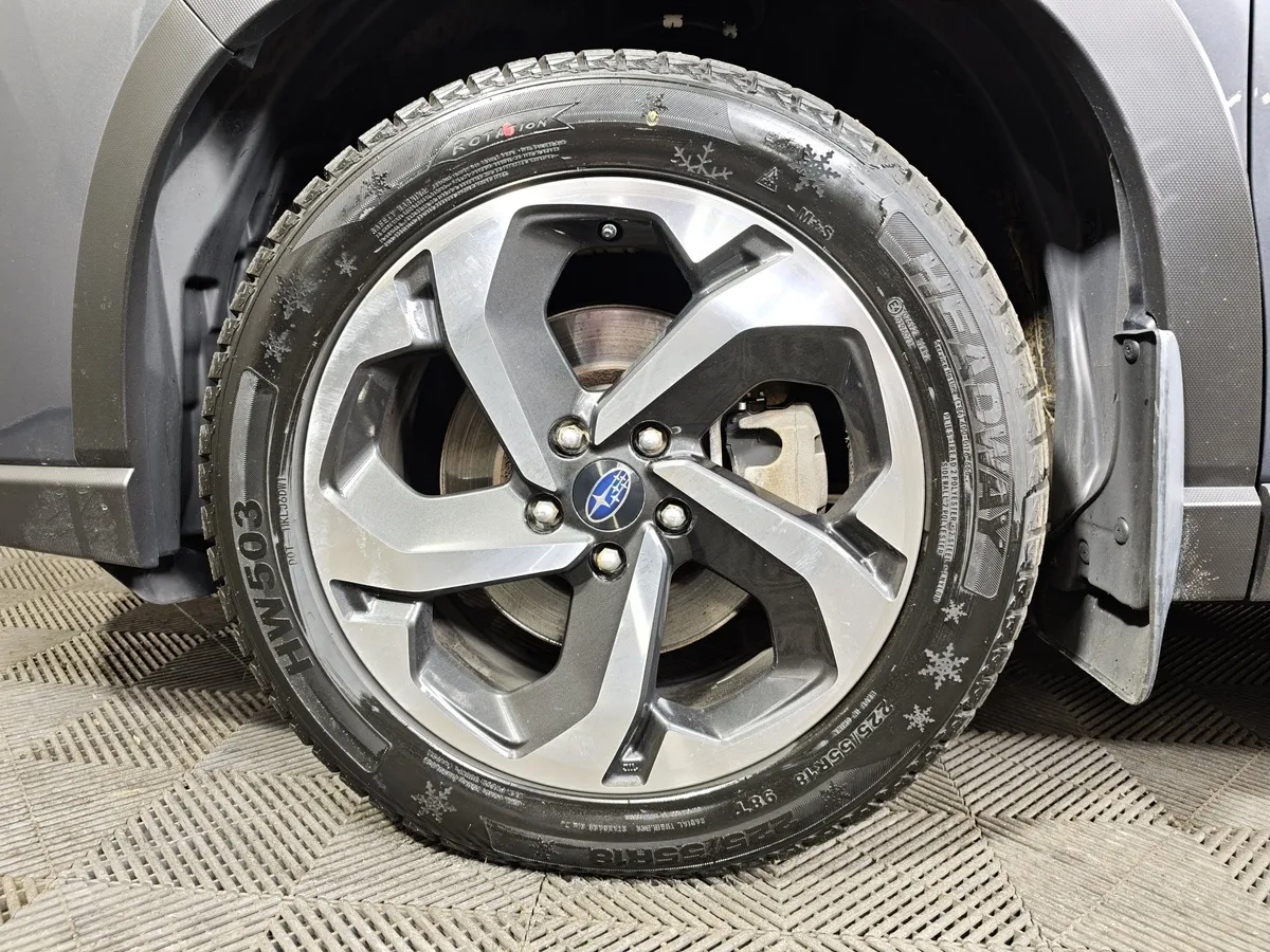 Subaru Forester 2.5 CTV AWD (185 л.с.) Sport Серый в АВИЛОН. Слайд №9