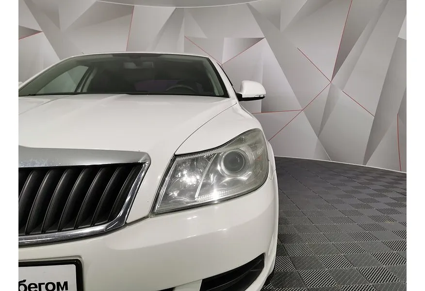 Skoda Octavia 1.6 MPI AT (102 л.с.) Белый в АВИЛОН. Слайд №10