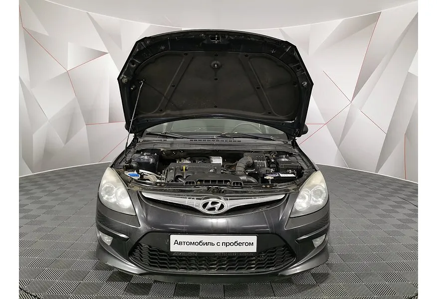 Hyundai i30 1.6 MT (122 л.с.) Черный в АВИЛОН. Слайд №11