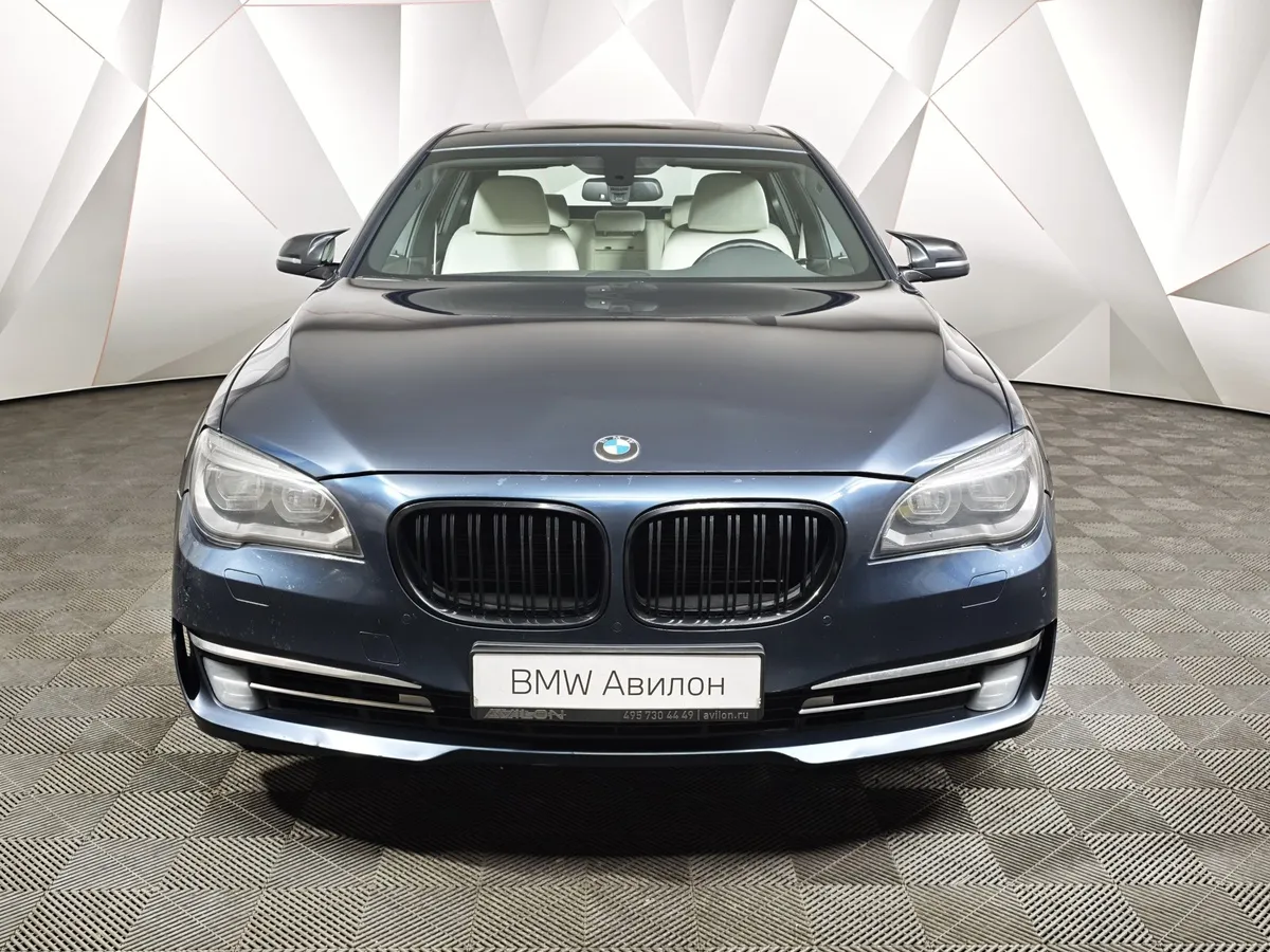 BMW 7 серия 740i AT (320 л.с.) Синий в АВИЛОН. Слайд №3