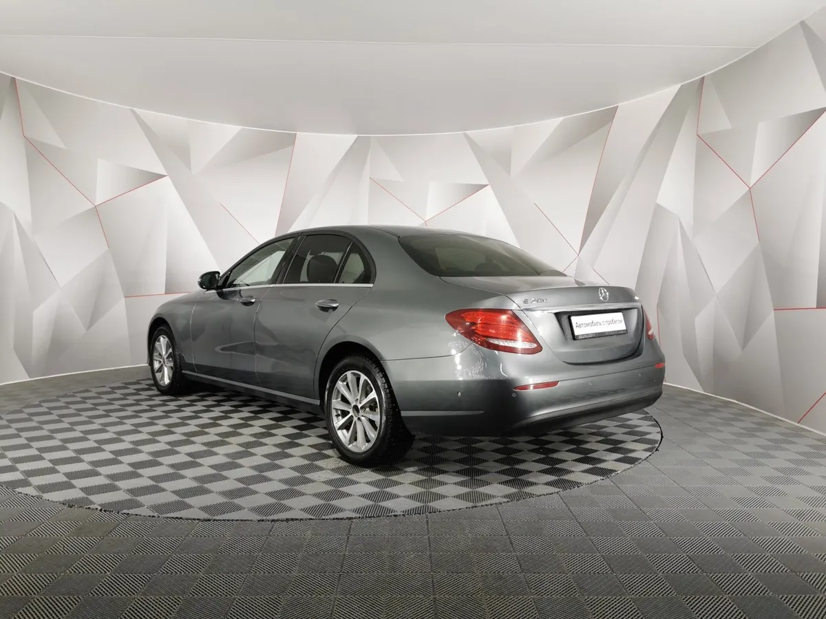 Mercedes-Benz E-Класс E 200 4MATIC 9G-TRONIC (184 л.с.) Premium Серый в АВИЛОН. Слайд №4