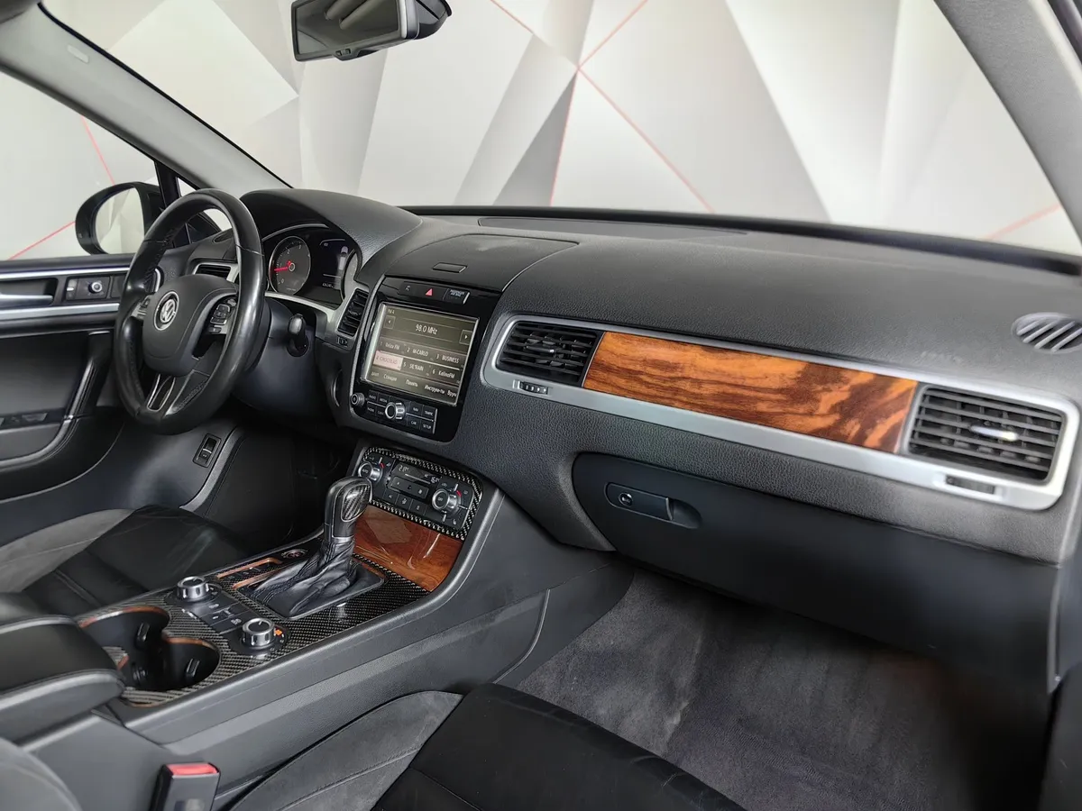 Volkswagen Touareg 3.0 TDI AT (240 л.с.) base Черный в АВИЛОН. Слайд №13