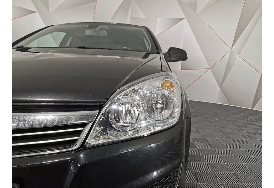 Opel Astra 1.6 MT (115 л.с.) Cosmo Черный в АВИЛОН. Слайд №10