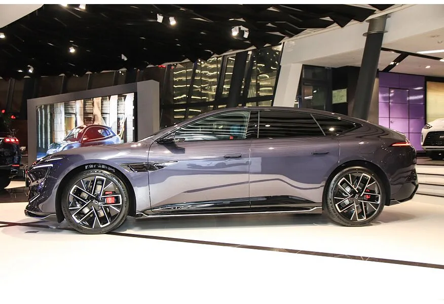 Avatr 12 AT 4WD (578 л.с.) Dual Motor Dynamic Фиолетовый в АВИЛОН. Слайд №2 Avatr 12 AT 4WD (578 л.с.) Dual Motor Dynamic Фиолетовый в АВИЛОН. Слайд №2