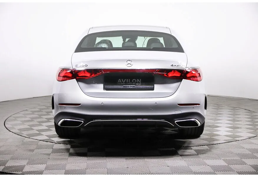 Mercedes-Benz E-Класс E 300 4MATIC (258 л.с.) Серый в АВИЛОН. Слайд №4