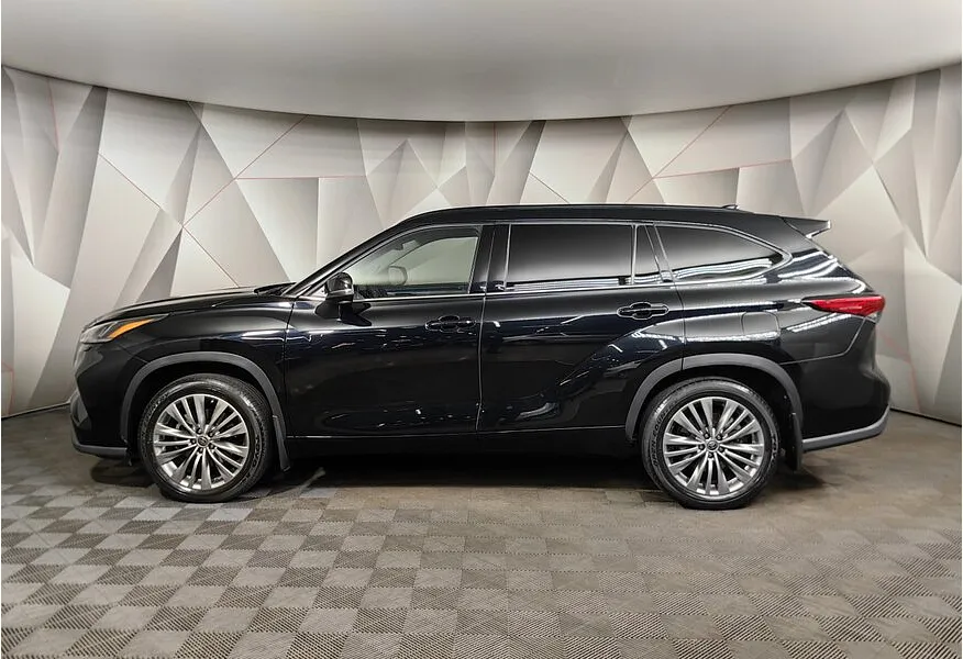 АВИЛОН - Toyota Highlander 3.5T AT 4WD (249 л.с.) Luxe Safety Черный - slide 2