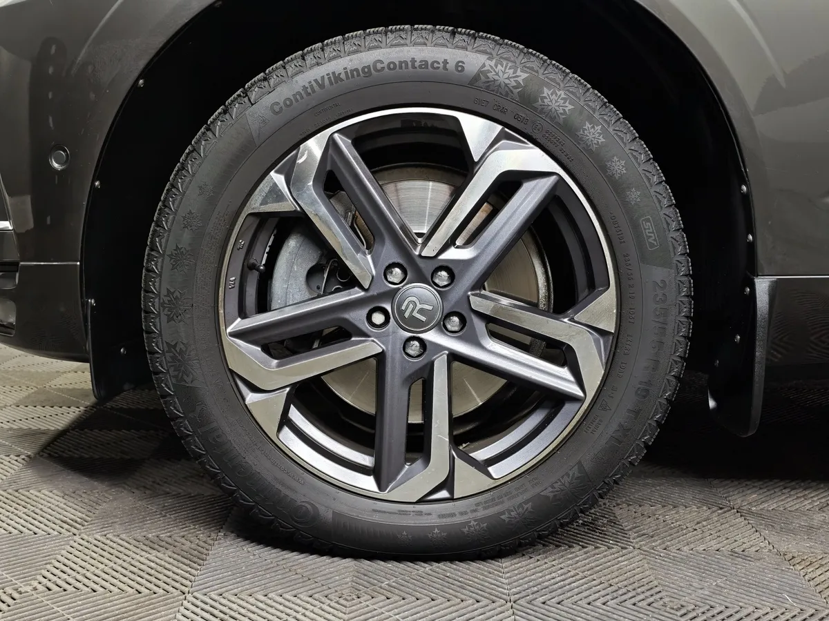 Volvo XC60 2.0 T5 AT AWD (249 л.с.) Inscription Зеленый в АВИЛОН. Слайд №9