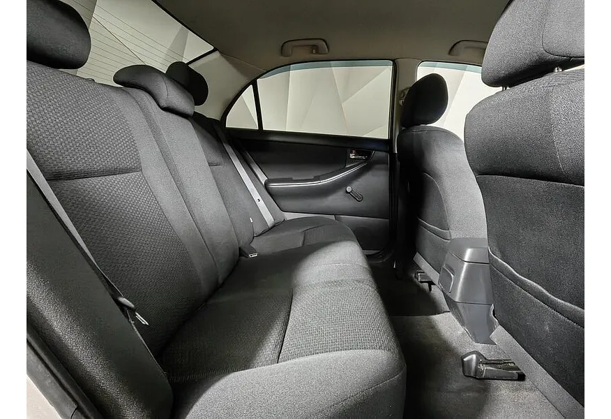 Toyota Corolla 1.6 MT (110 л.с.) Серебристый в АВИЛОН. Слайд №14