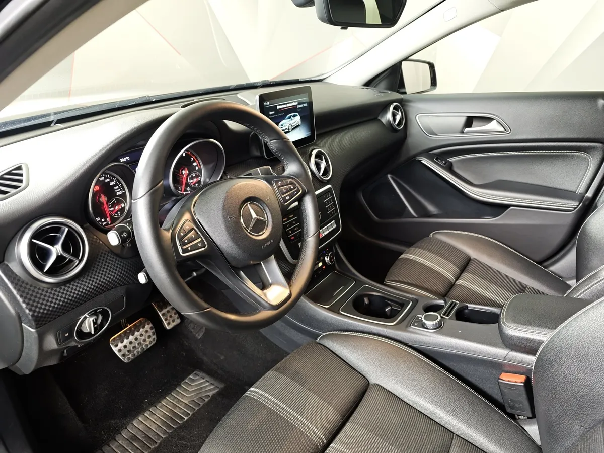 Mercedes-Benz A-Класс A 180 7G-DCT (122 л.с.) Особая серия Черный в АВИЛОН. Слайд №19