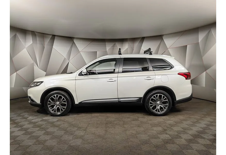 Mitsubishi Outlander 2.0 MIVEC CVT 4WD (146 л.с.) Invite Белый в АВИЛОН. Слайд №5