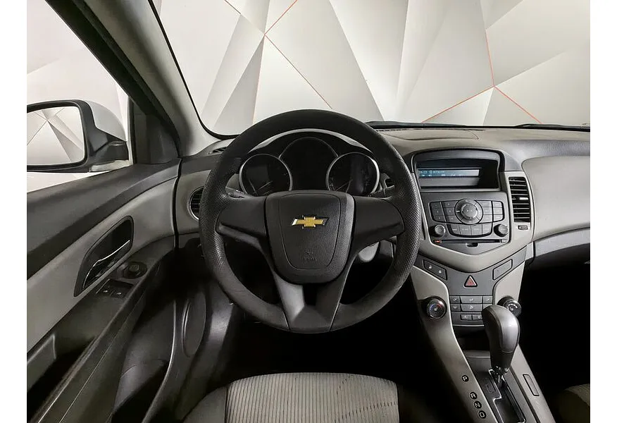 Chevrolet Cruze 1.6 AT (109 л.с.) Белый в АВИЛОН. Слайд №20 Chevrolet Cruze 1.6 AT (109 л.с.) Белый в АВИЛОН. Слайд №20