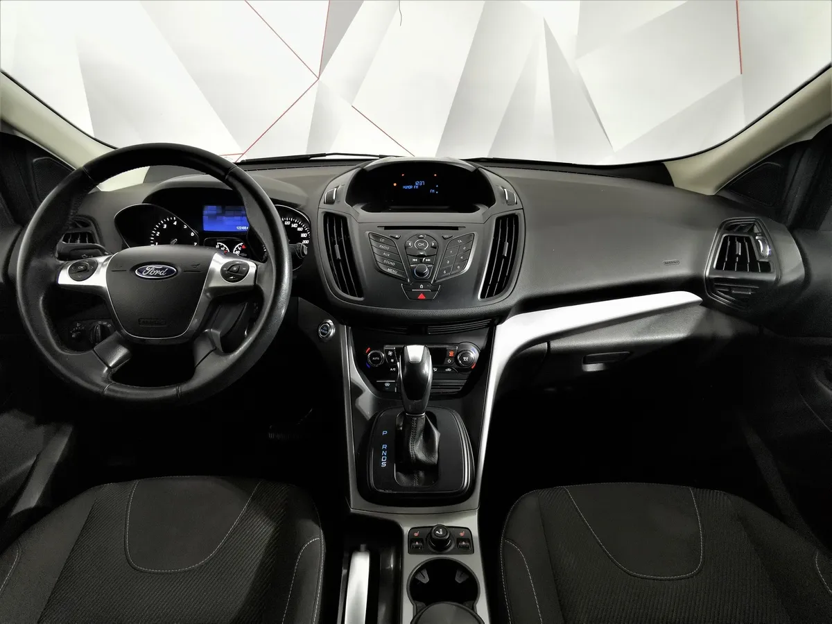 Ford Kuga 1.6 EcoBoost AT AWD (150 л.с.) Titanium Белый в АВИЛОН. Слайд №12