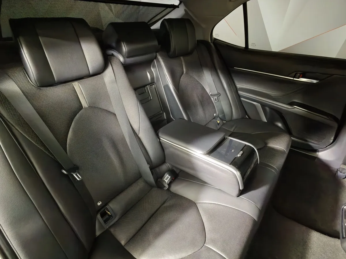 Toyota Camry 3.5 AT (249 л.с.) Белый в АВИЛОН. Слайд №17