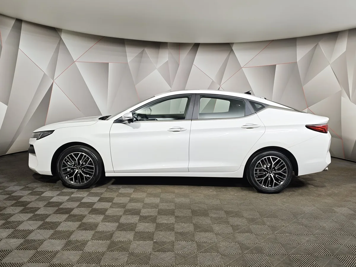 Москвич 6 1.5T CVT 2WD (136 л.с.) Business Белый в АВИЛОН. Слайд №5