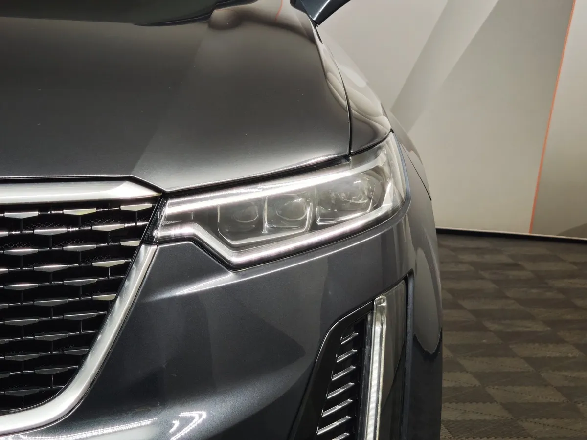 Cadillac XT6 2.0T AT AWD (200 л.с.) Sport Черный в АВИЛОН. Слайд №10