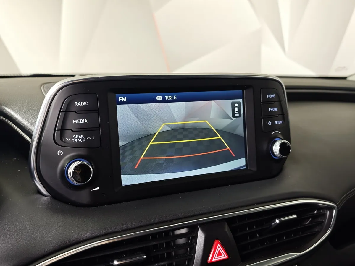Hyundai Santa Fe 2.4 (188 л.с.) - 6AT Lifestyle + Smart Sense Белый в АВИЛОН. Слайд №21