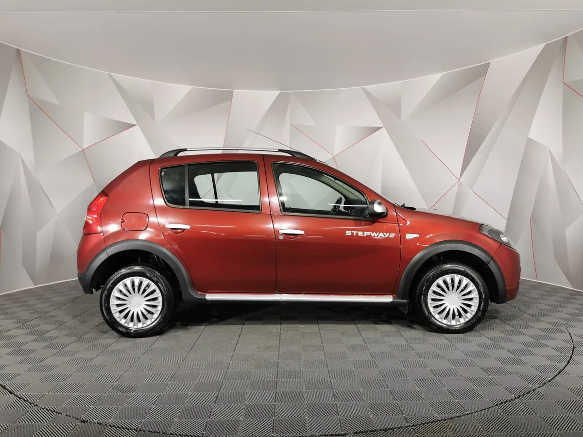 Renault Sandero 1.6 AT (103 л.с.) Stepway Красный в АВИЛОН. Слайд №6