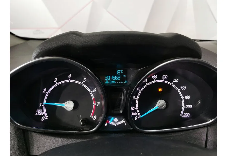 Ford Fiesta 1.6 Ti-VCT MT (105 л.с.) Trend Серый в АВИЛОН. Слайд №18 Ford Fiesta 1.6 Ti-VCT MT (105 л.с.) Trend Серый в АВИЛОН. Слайд №18