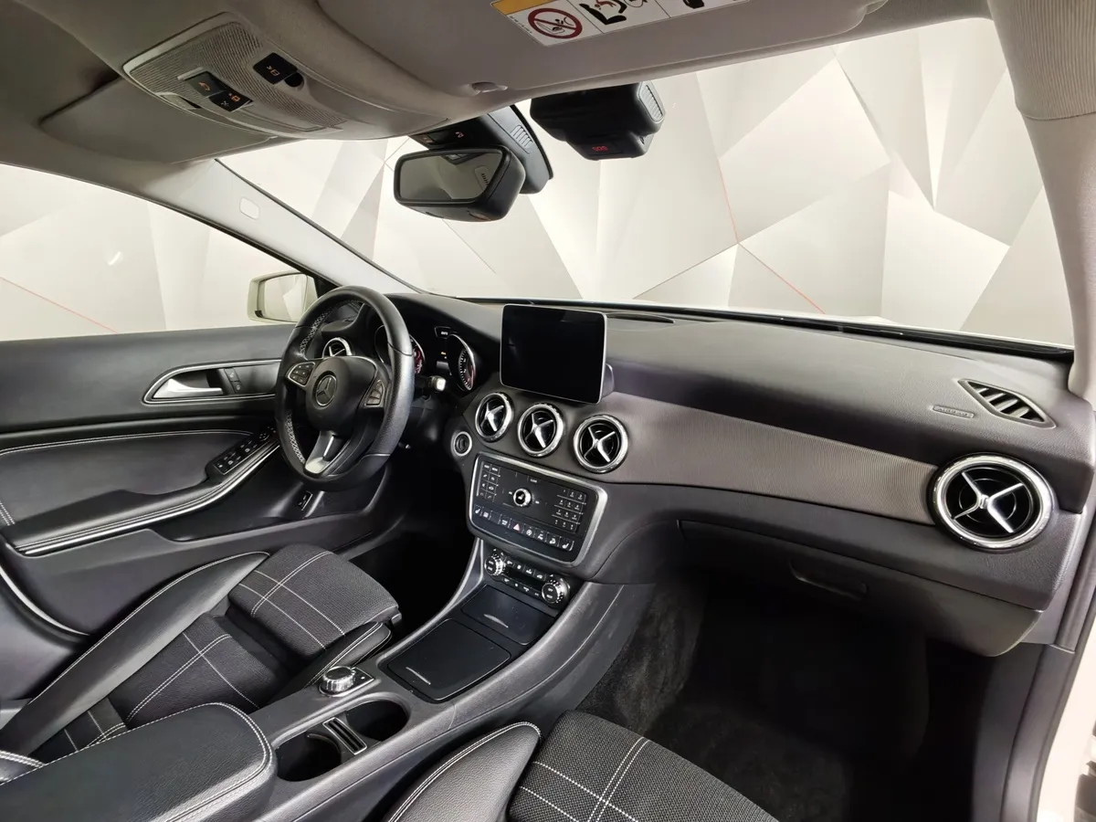 Mercedes-Benz GLA 250 7G-DCT 4MATIC (211 л.с.) Особая серия Белый в АВИЛОН. Слайд №13