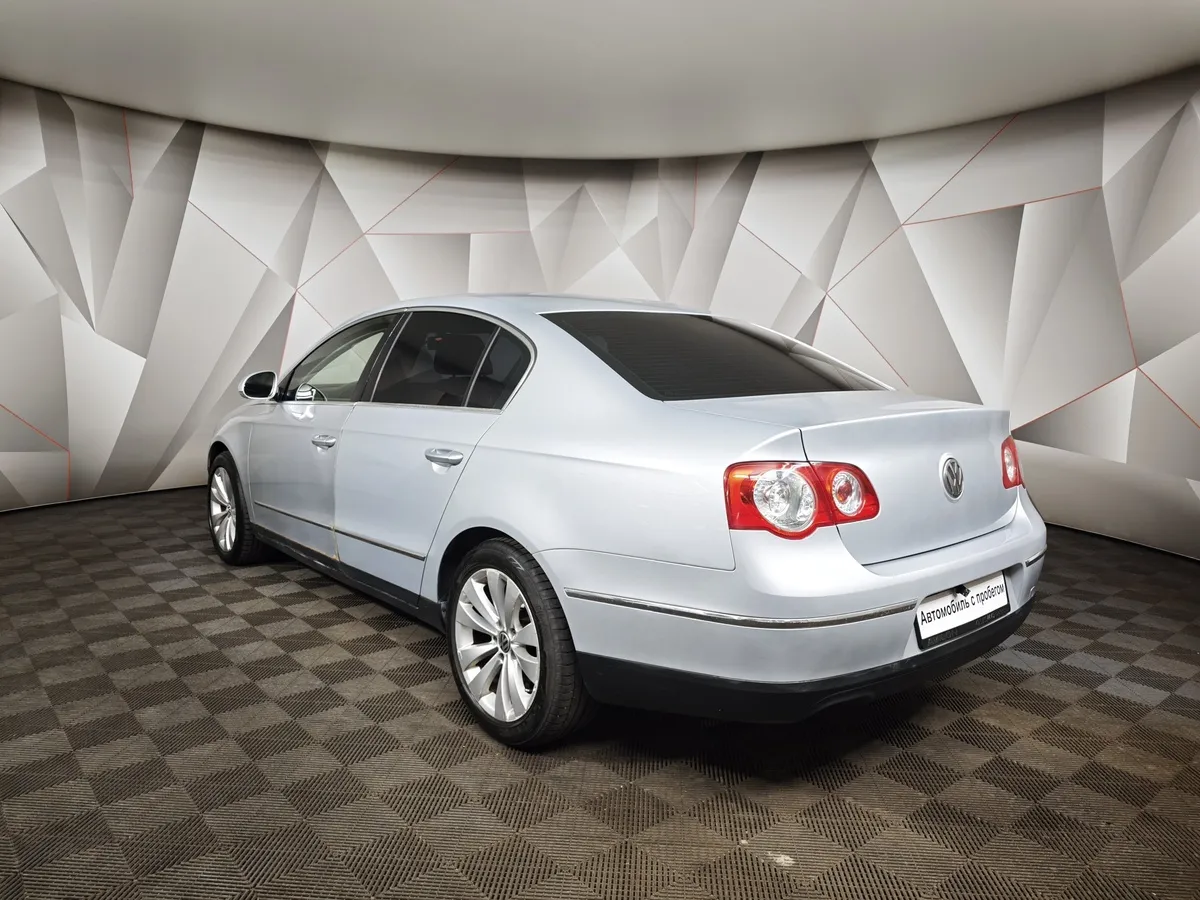 Volkswagen Passat 1.8 TSI DSG (152 л.с.) Серебристый в АВИЛОН. Слайд №4