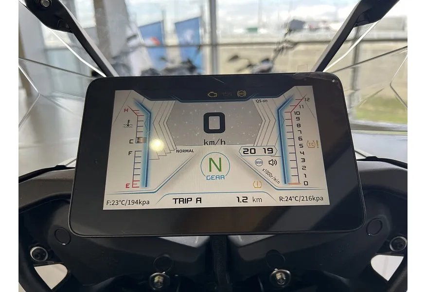 QJMOTOR SRT 900SX 900 см³ (95 л.с.) (95) 904 Черный в АВИЛОН. Слайд №7 QJMOTOR SRT 900SX 900 см³ (95 л.с.) (95) 904 Черный в АВИЛОН. Слайд №7