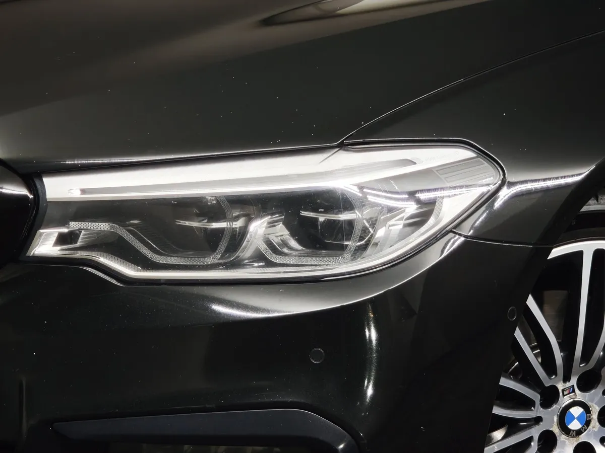 BMW 5 серия 530d xDrive Steptronic (249 л.с.) M Sport Plus Черный в АВИЛОН. Слайд №8