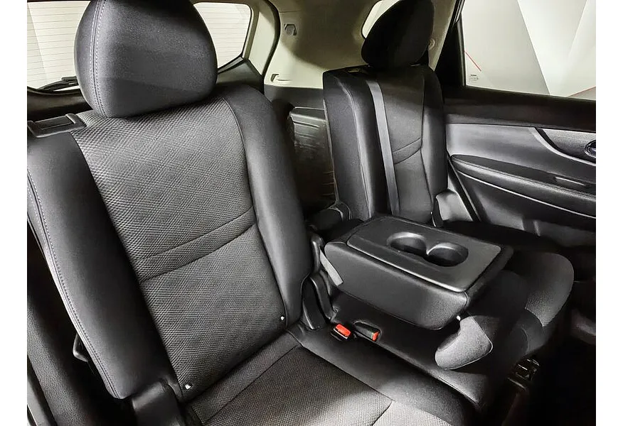 Nissan X-Trail 2.0 CVT (144 л.с.) Серебристый в АВИЛОН. Слайд №16