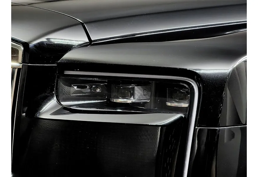 Rolls-Royce Cullinan 6.75 AT AWD (571 л.с.) Individual Черный в АВИЛОН. Слайд №10