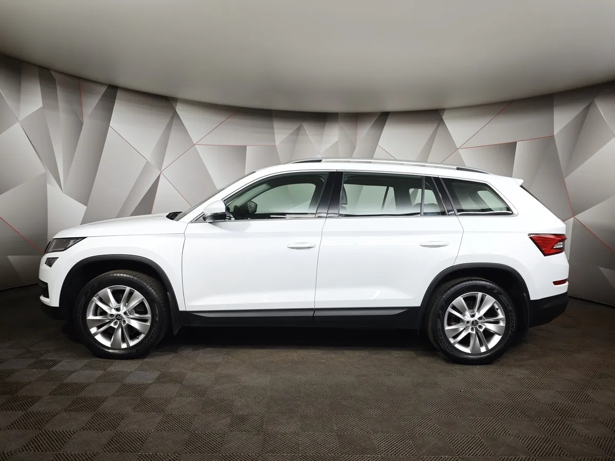 Skoda Kodiaq 2.0 TSI DSG 4X4 (180 л.с.) Белый в АВИЛОН. Слайд №5