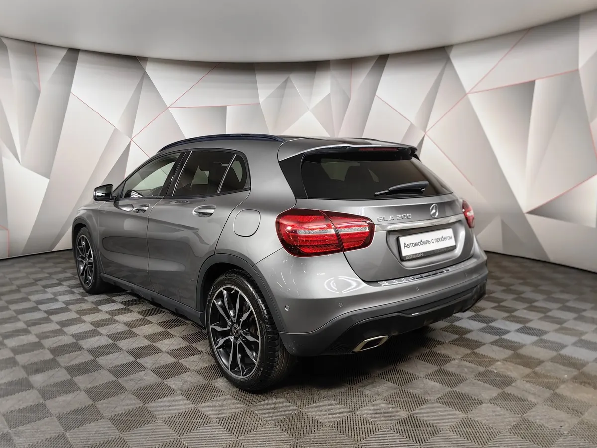 Mercedes-Benz GLA 200 7G-DCT (150 л.с.) Особая серия Серый в АВИЛОН. Слайд №4