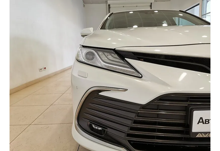 Toyota Camry 2.5 AT (200 л.с.) Белый в АВИЛОН. Слайд №10