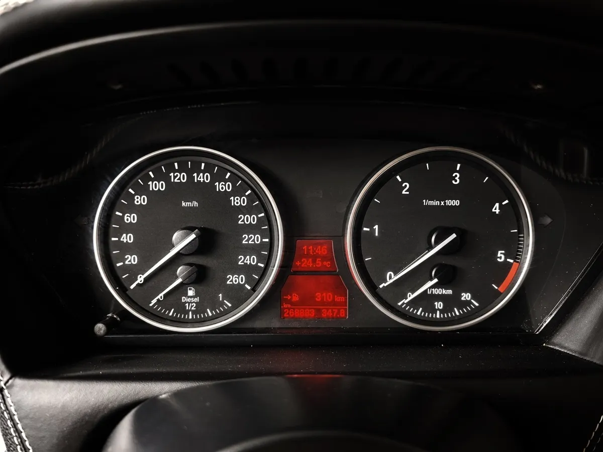 BMW X5 xDrive30d Steptronic (245 л.с.) Черный в АВИЛОН. Слайд №12